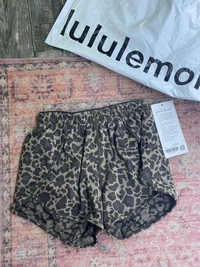 lululemon athletica Women's Leopard Athletic Shorts - Black & Tan
